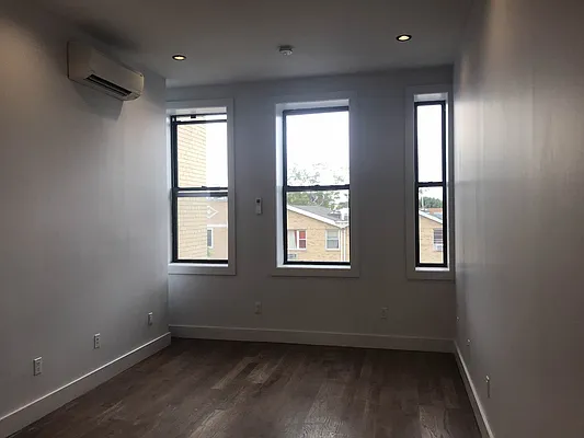 Rented by Lodger Corp | media 27