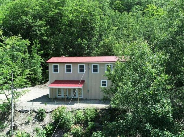 1027 Canada Road, Moscow, ME 04920