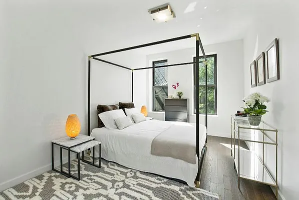 Rented by Keller Williams NYC | media 27