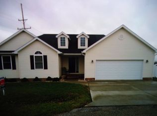 408 Bhrett Dr, Energy, IL 62933