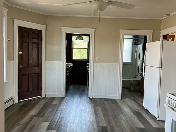 3rd image of 179 Grove St #3