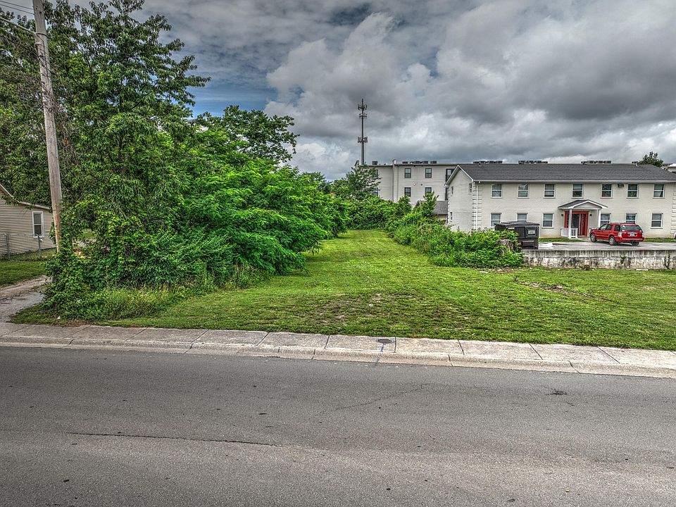 1st image of 120 Boggs Ln