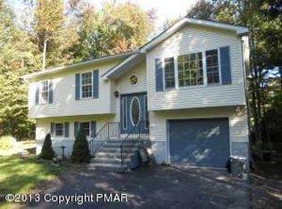 1123 Rhododendron Ln, Pocono Summit, PA 18346