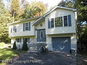 1123 Rhododendron Ln photo 1