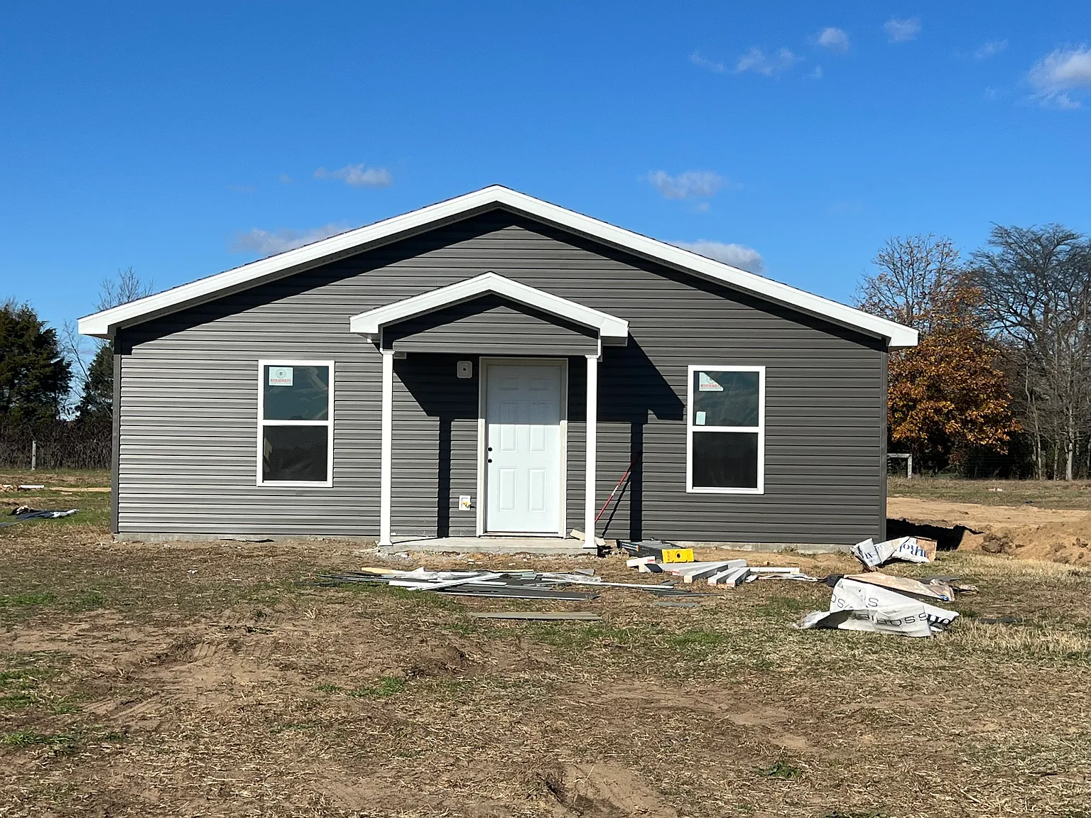 3 bed, 900 sqft, $950 — Photo 1