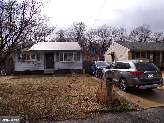 4th image of 304 Richmond Ave
