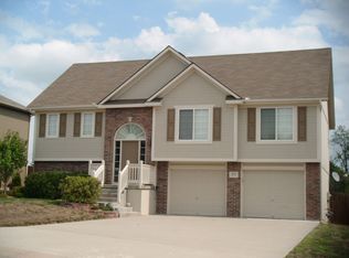 1715 NW Nicholas Dr, Grain Valley, MO 64029