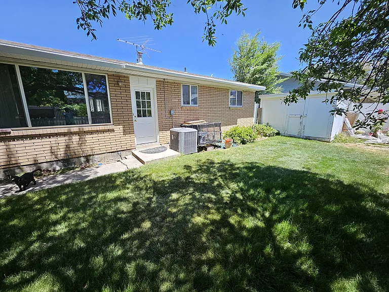 1230 E Manor Cir — Photo 17