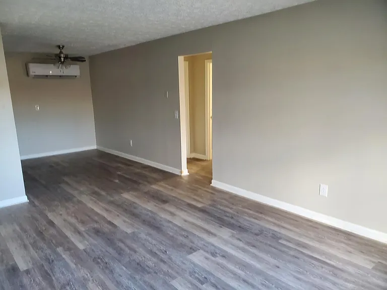 820 E Main St #822 — Photo 2