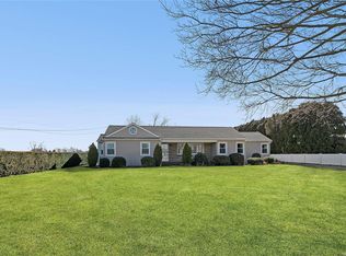 2800 Main Rd, Laurel, NY 11948