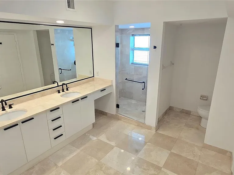 14951 Royal Oaks Ln #1001 — Photo 32