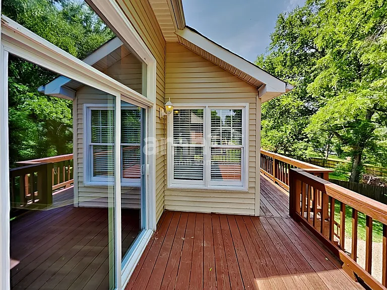 1423 Shoreside Dr — Photo 16