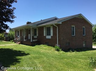 715 Ridge Rd, Hendersonville, NC 28792