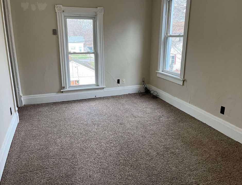 1st image of 706 Main St #2