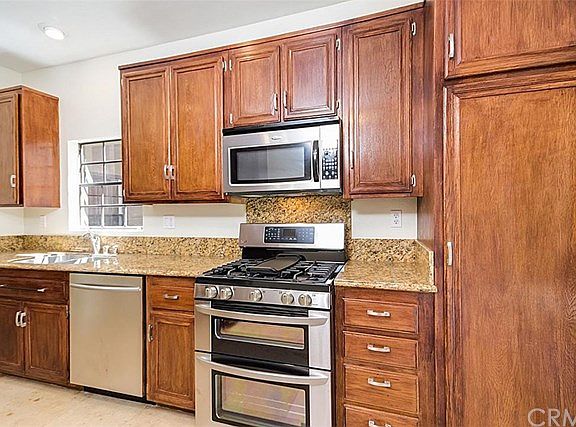 3rd image of 2534 W Macarthur Blvd Unit M