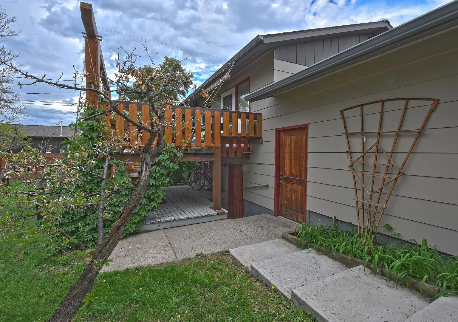 Centrally Located Apartment Near Downtown Bozeman — Photo 3