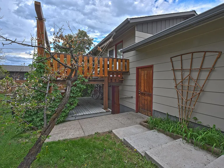 521 1/2 N 9th Ave — Photo 3