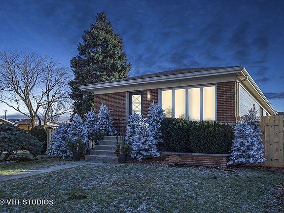 2nd image of 3929 Emerson Dr