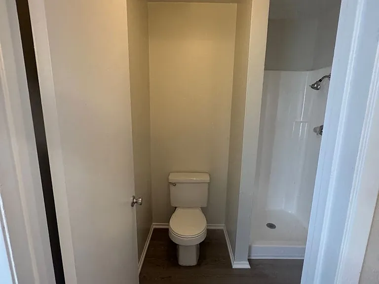 1236 Devonshire Ln — Photo 37