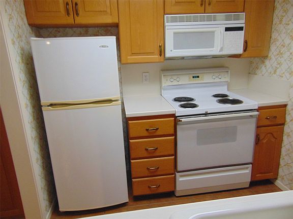 3rd image of 12806 Midway Rd APT 2020