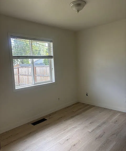 4346 Rogets Ct NE — Photo 9