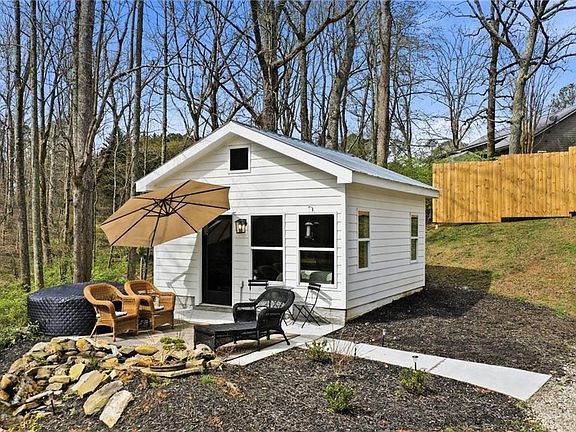 3rd image of 710 Lumber Company Rd