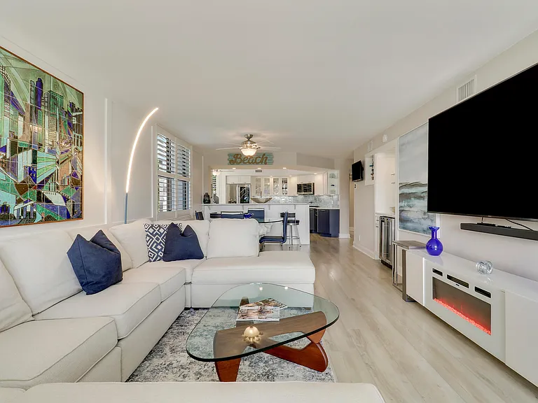 515 Bay Colony Dr N — Photo 19