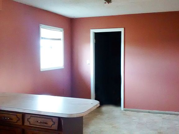 5th image of 308 Bowen Ave