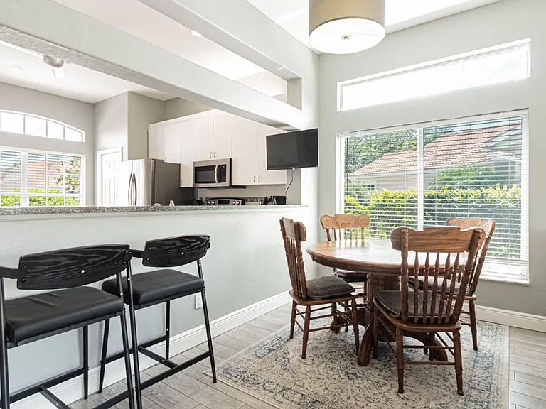 12855 Devonshire Lakes Cir — Photo 14