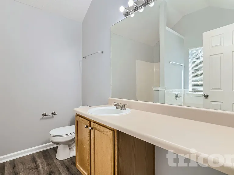 535 Concord Ter — Photo 11