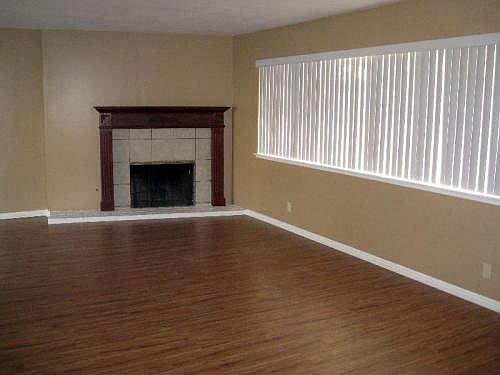 3rd image of 339 Golden Carriage Ln