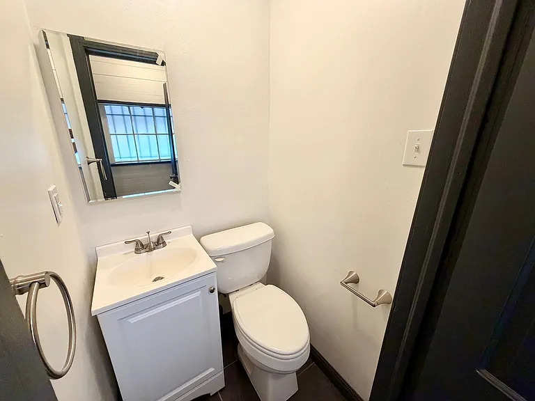 1319 Tabor St — Photo 8