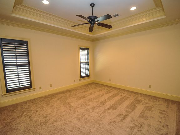 2nd image of 501 Harbor Bend Blvd