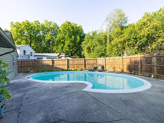 5th image of 15 Victoria Dr