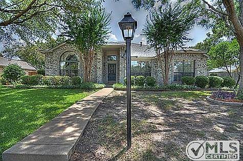 1st image of 415 Whispering Hills Dr