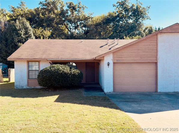 4909 S Gum Ave