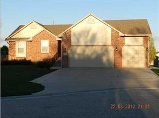 2534 N Shefford Ct, Wichita, KS 67205