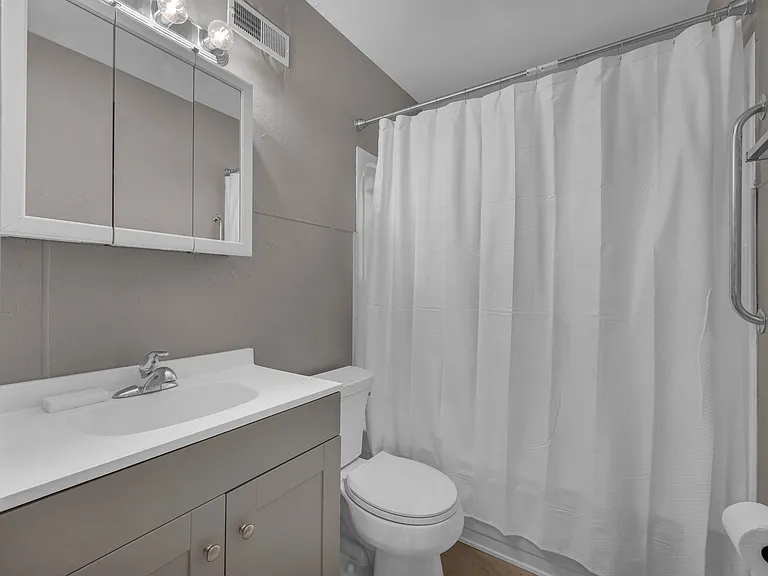 1503 Augusta St — Photo 13