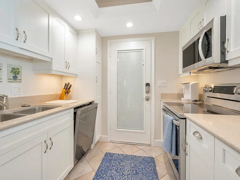 2800 Gulf Shore Blvd N #304 — Photo 11