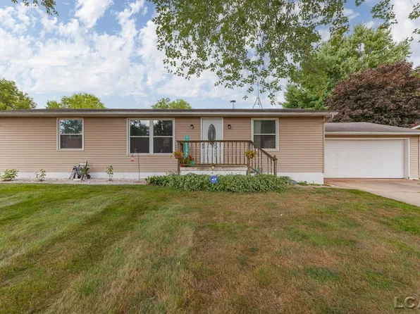 305 Meadow Dr, Morenci, MI 49256