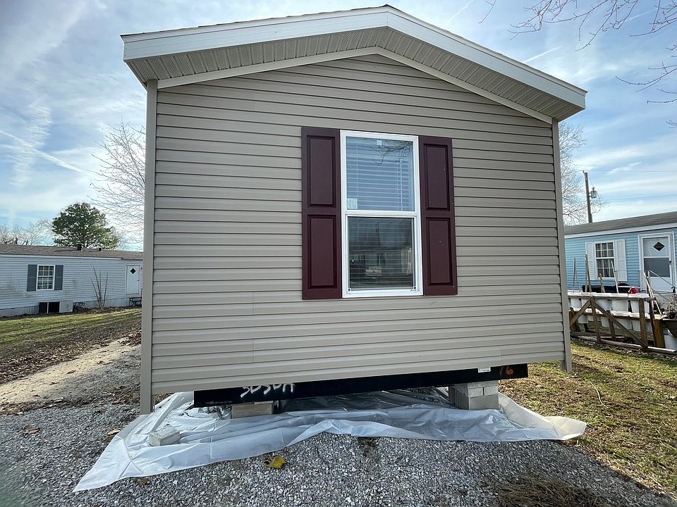 1st image of 207 Hickory Ave #207