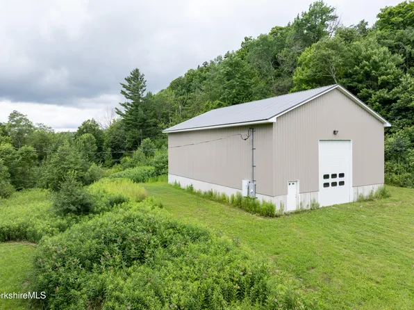 97 Main Rd, Savoy, MA 01256