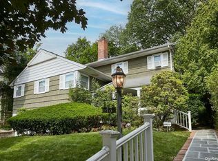 43 Essex Rd, Great Neck, NY 11023