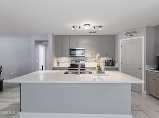 7705 Peace Ln, Jacksonville, FL 32210