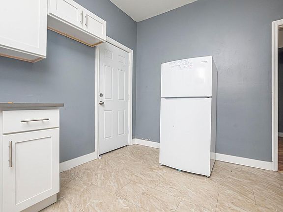4th image of 132 S 7th St Floor 2
