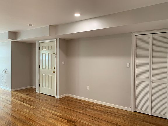 2nd image of 418 Bergen Ave