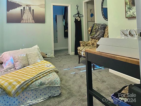 5th image of 405 Daisey Ave