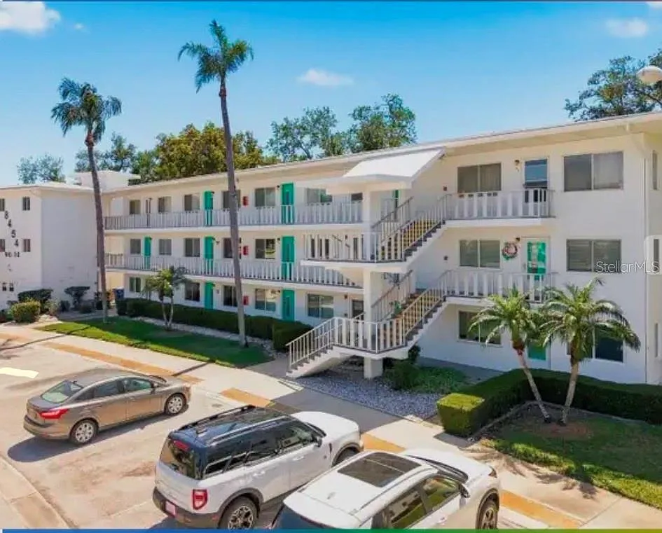 2 bed, 1.0 bath, 874 sqft, $1,500 — Photo 1