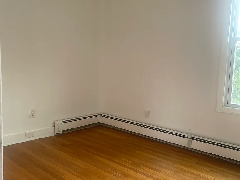 89 Franklin Ave #2 — Photo 5