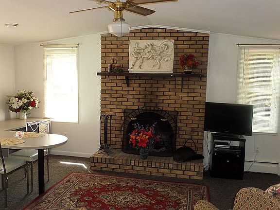 4th image of 903 N Amelia St